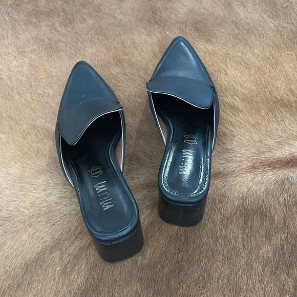 Mi.iM Black Pointed-Toe Mules Sleek Minimalist Design - Picture 2 of 6